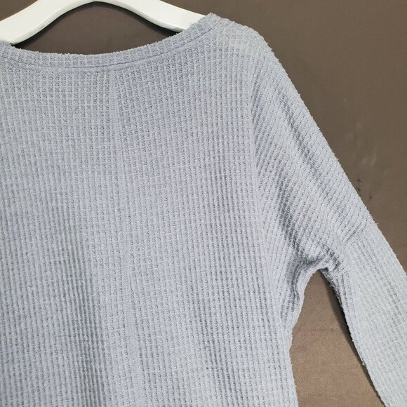 OUT FROM UNDER‎ URBAN Womens Jojo Top SZ S Thermal Waffle Knit Gray Long Sleeve - Picture 8 of 8